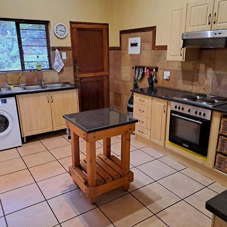 Da Gama Lake Cottages - Coral Tree And Cormorant Cottages White River Exteriör bild