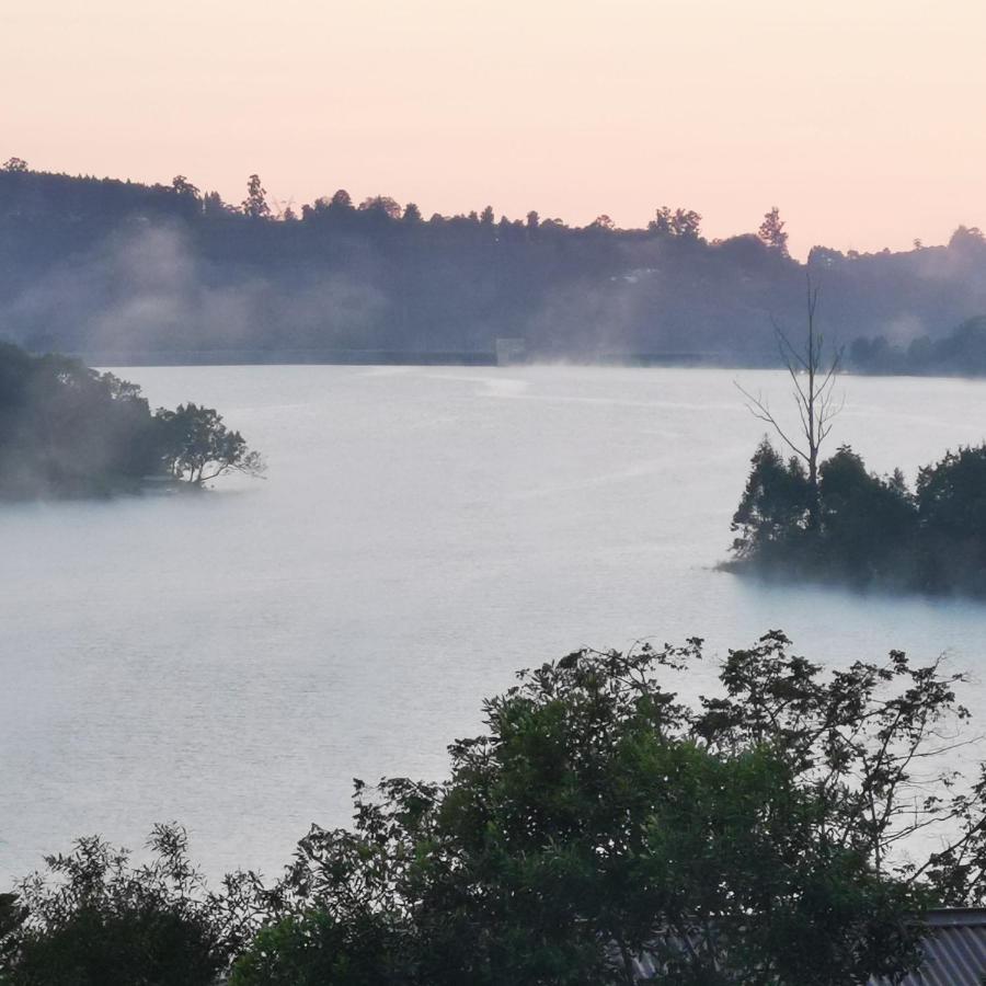 Da Gama Lake Cottages - Coral Tree And Cormorant Cottages White River Exteriör bild