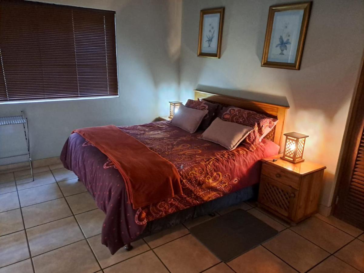 Da Gama Lake Cottages - Coral Tree And Cormorant Cottages White River Exteriör bild