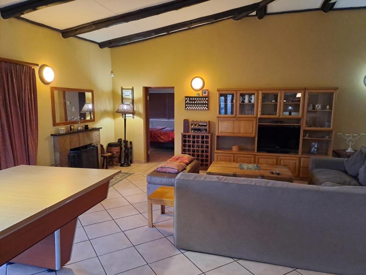 Da Gama Lake Cottages - Coral Tree And Cormorant Cottages White River Exteriör bild