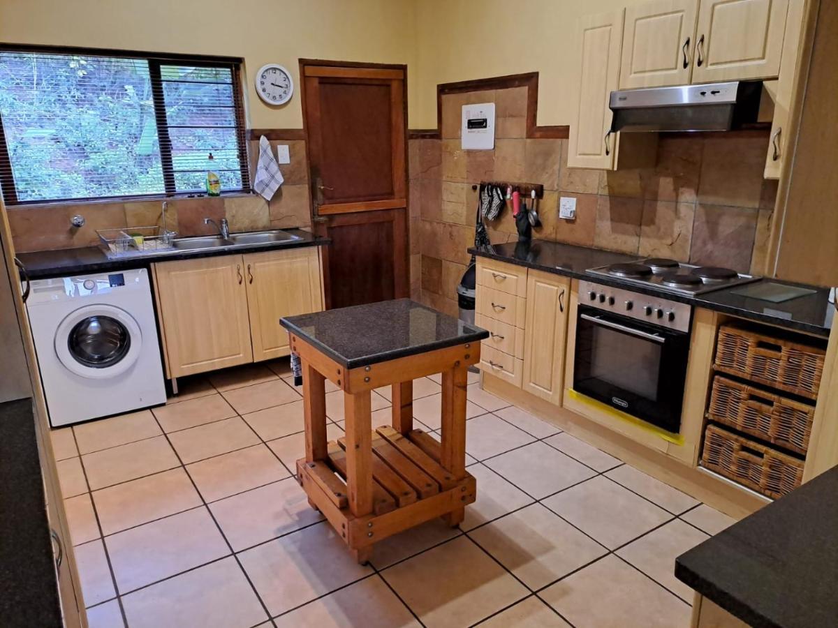 Da Gama Lake Cottages - Coral Tree And Cormorant Cottages White River Exteriör bild