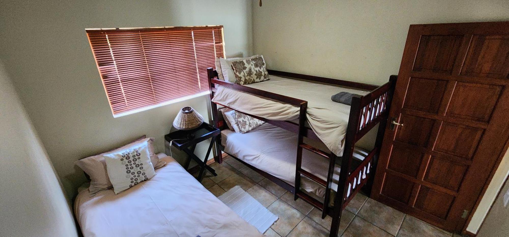 Da Gama Lake Cottages - Coral Tree And Cormorant Cottages White River Rum bild